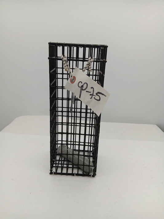 E-Z Catch # CP-75 ( Weighted Chum Pot ) 1/2 x 1 Mesh, 16 Gauge ( Quart Size )