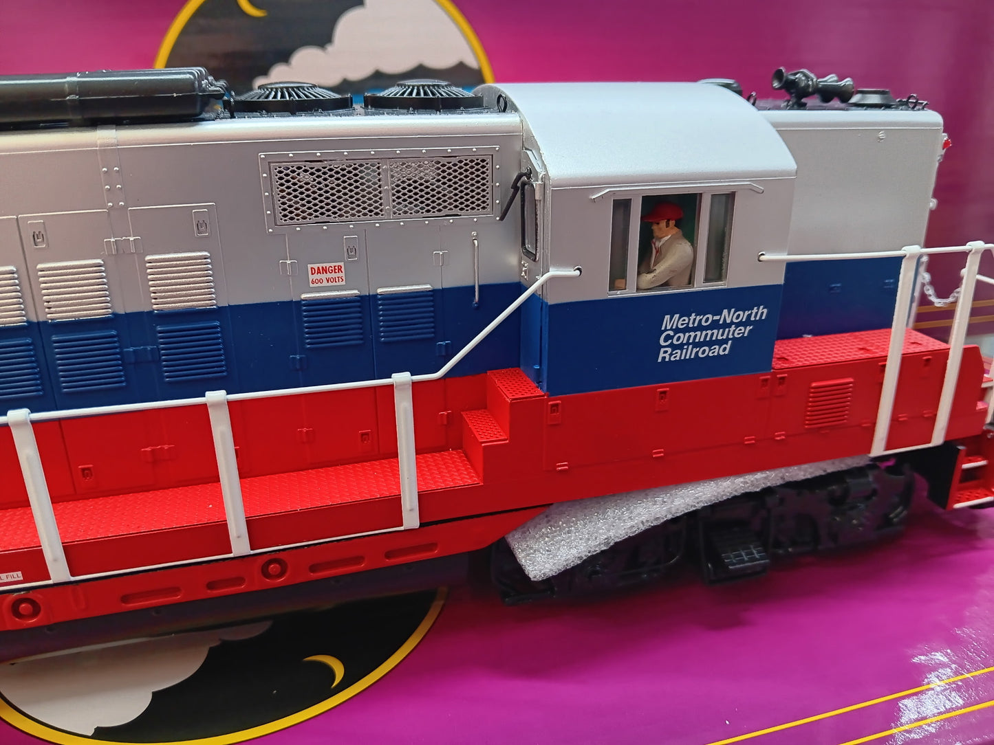 IN STOCK Exclusive E-Z Catch MTH Premier Metro North GP-9 ( Cab 750 )
