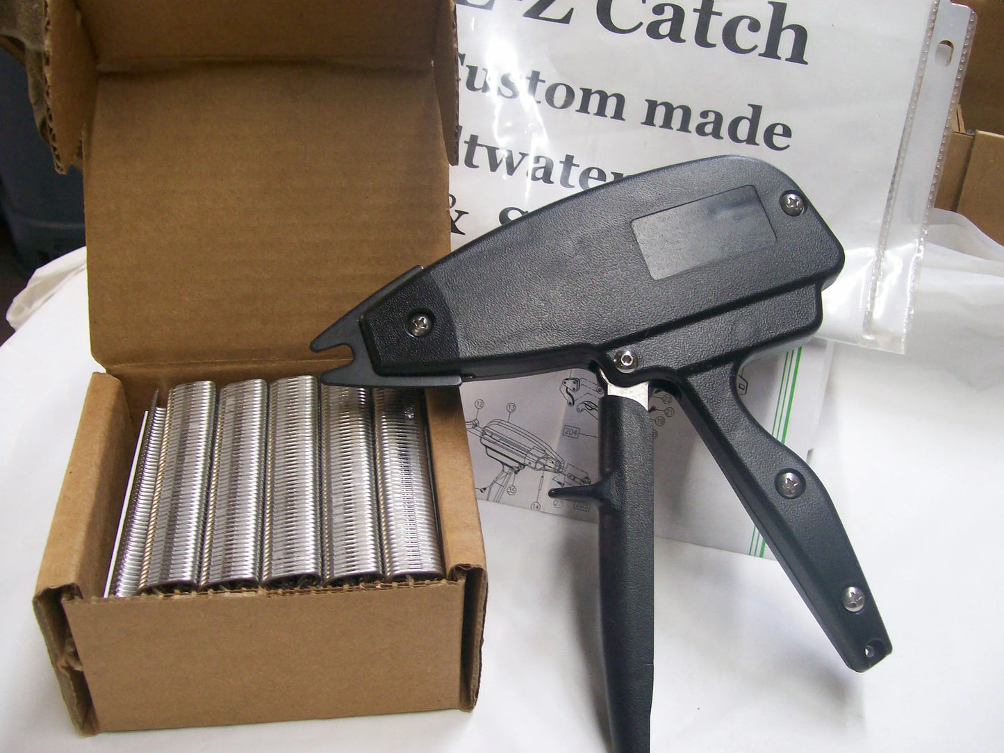 E-Z Catch # B-14 Manuel Hand Ringer D-Type Trap Building Tool w/ 2500 Stainless 9/16" Rings