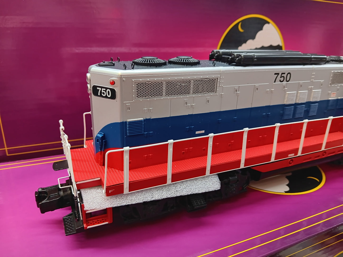 IN STOCK Exclusive E-Z Catch MTH Premier Metro North GP-9 ( Cab 750 )