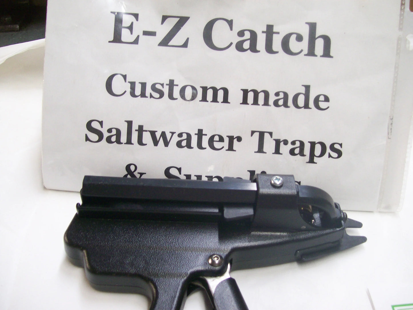 E-Z Catch # B-14 Manuel Hand Ringer D-Type Trap Building Tool ( uses 9/16" strip rings )