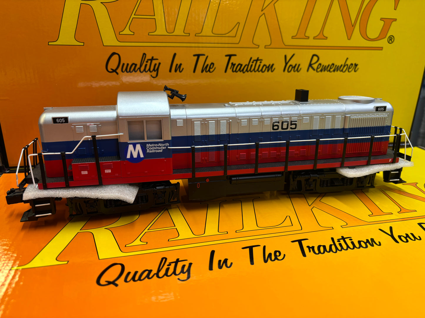 MTH Railking # 30-21193-1 ( Custom ) RS-3 Diesel Engine With Proto-Sound 3.0 - Metro North  Engine No. 605 ( with MTA Logo's )
