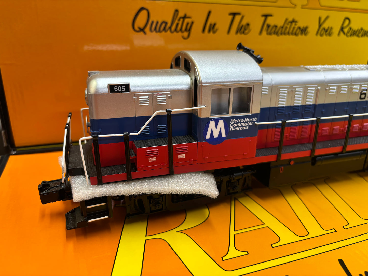 MTH Railking # 30-21193-1 ( Custom ) RS-3 Diesel Engine With Proto-Sound 3.0 - Metro North  Engine No. 605 ( with MTA Logo's )