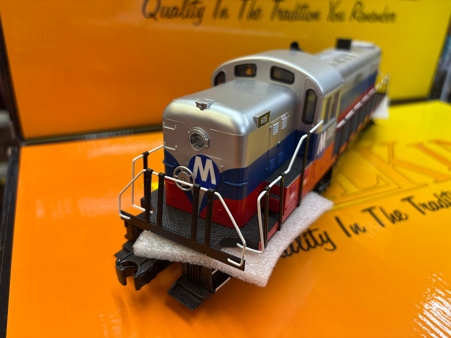 MTH Railking # 30-21193-1 ( Custom ) RS-3 Diesel Engine With Proto-Sound 3.0 - Metro North  Engine No. 605 ( with MTA Logo's )