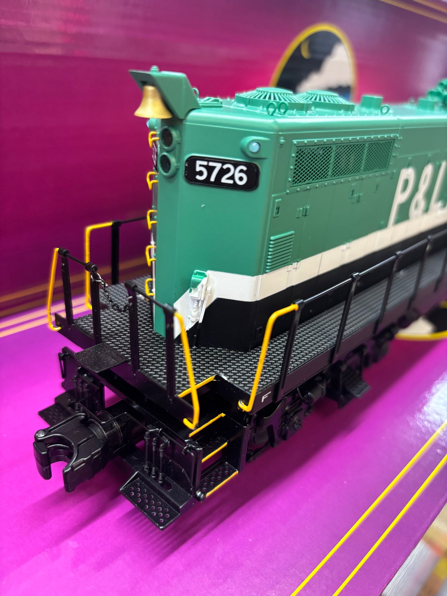 NOW IN STOCK E-Z Catch  MTH Premier O Scale # 20-22021-1 ( Exclusive Custom Run ) Pittsburgh & Lake Erie GP-7 Diesel