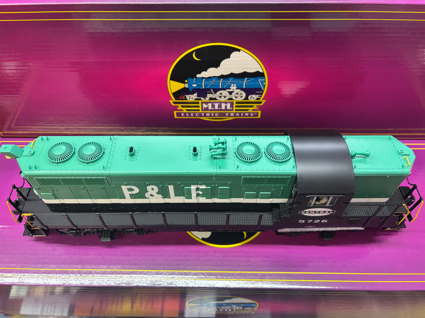 NOW IN STOCK E-Z Catch  MTH Premier O Scale # 20-22021-1 ( Exclusive Custom Run ) Pittsburgh & Lake Erie GP-7 Diesel