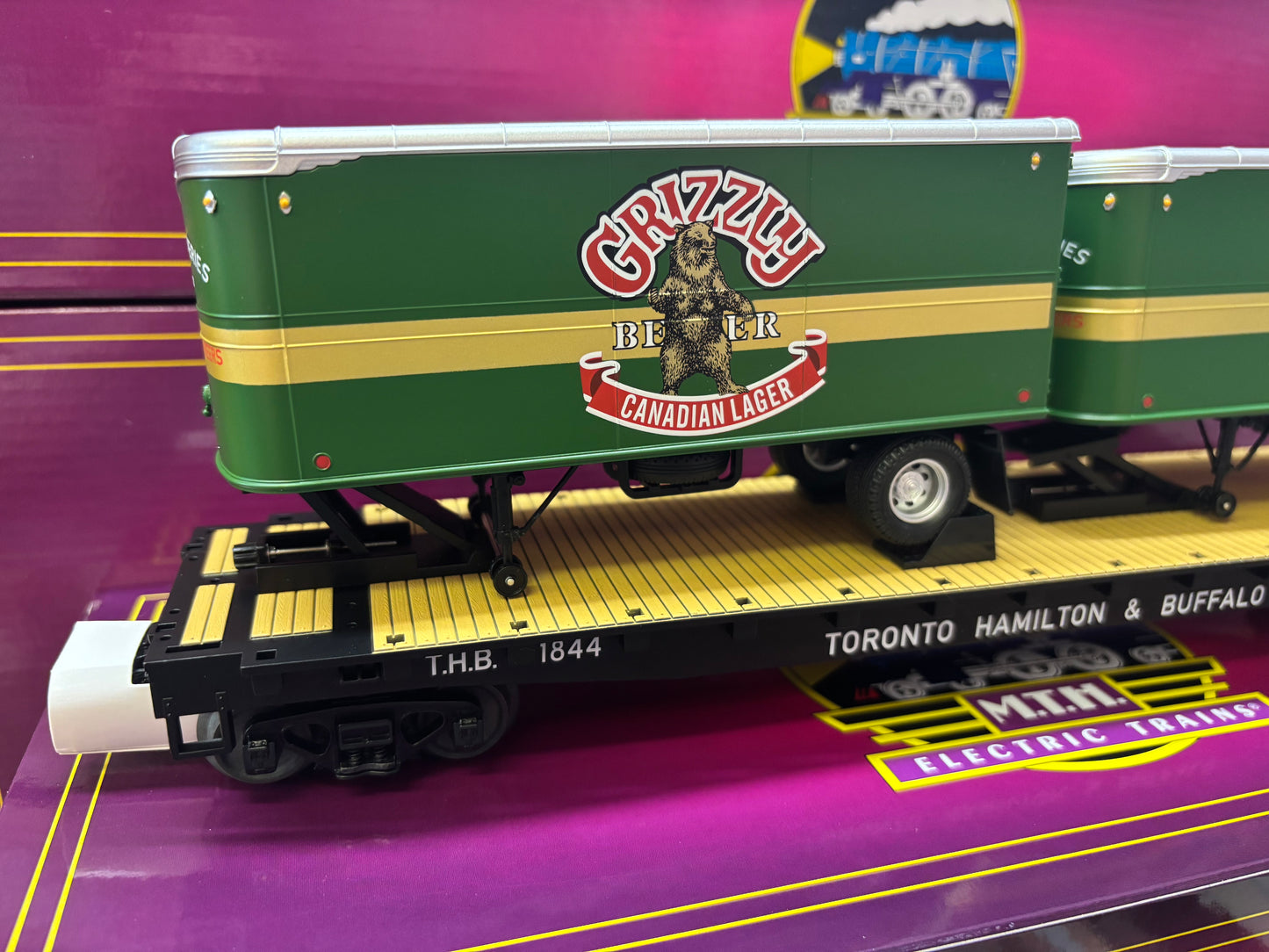 MTH Premier E-Z Catch Custom # 20-95761 Toranto Hamilton & Buffalo Flatcar with Grizzly Beer Pup Trailers # 20-95761 Rd # 1844