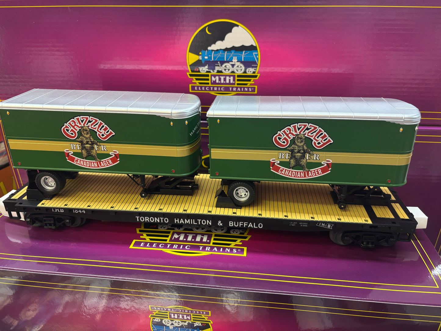 MTH Premier E-Z Catch Custom # 20-95761 Toranto Hamilton & Buffalo Flatcar with Grizzly Beer Pup Trailers # 20-95761 Rd # 1844