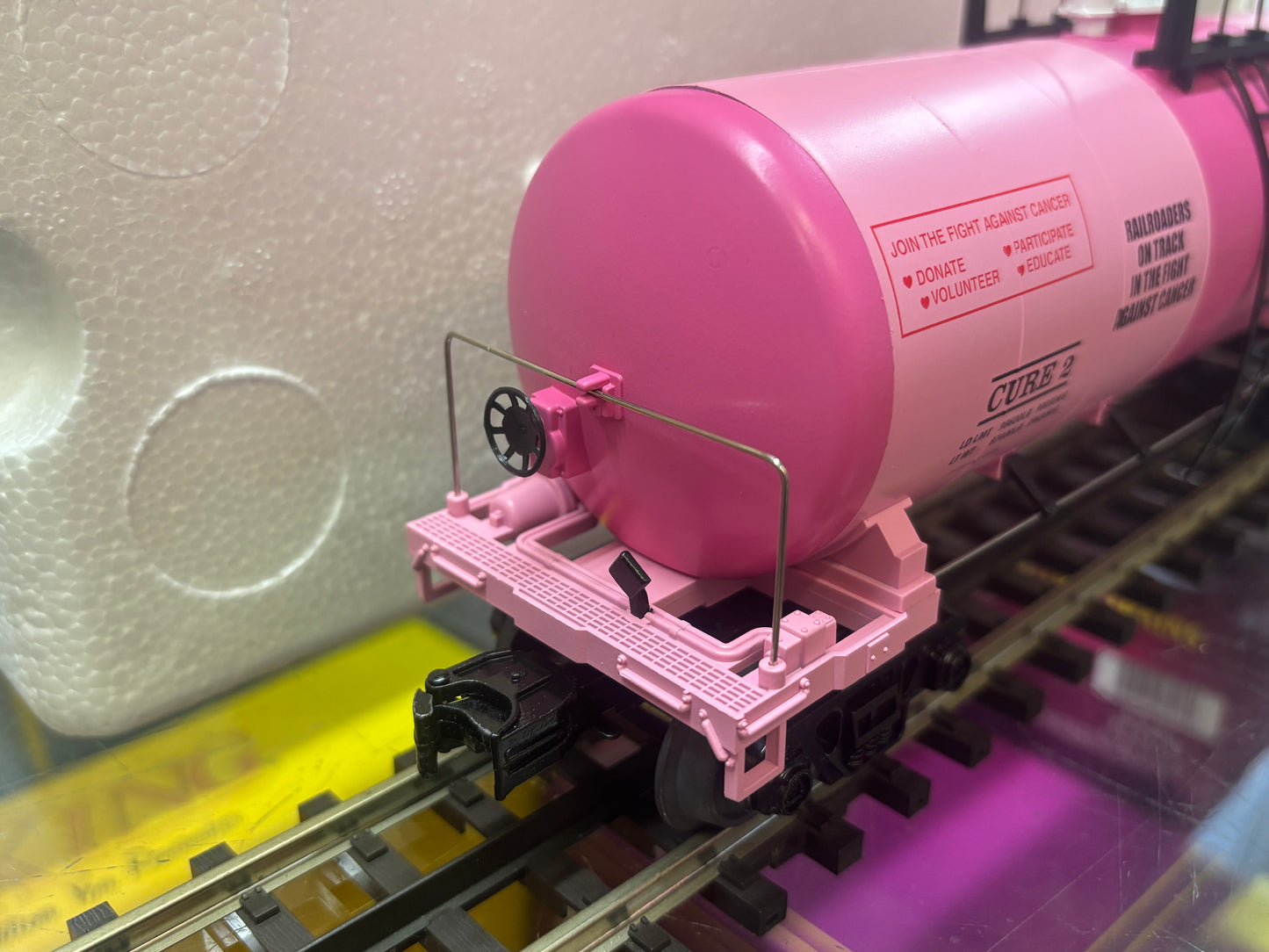 E-Z Catch Custom Cancer Awareness MTH Railking Cure 2 Modern Tank Car