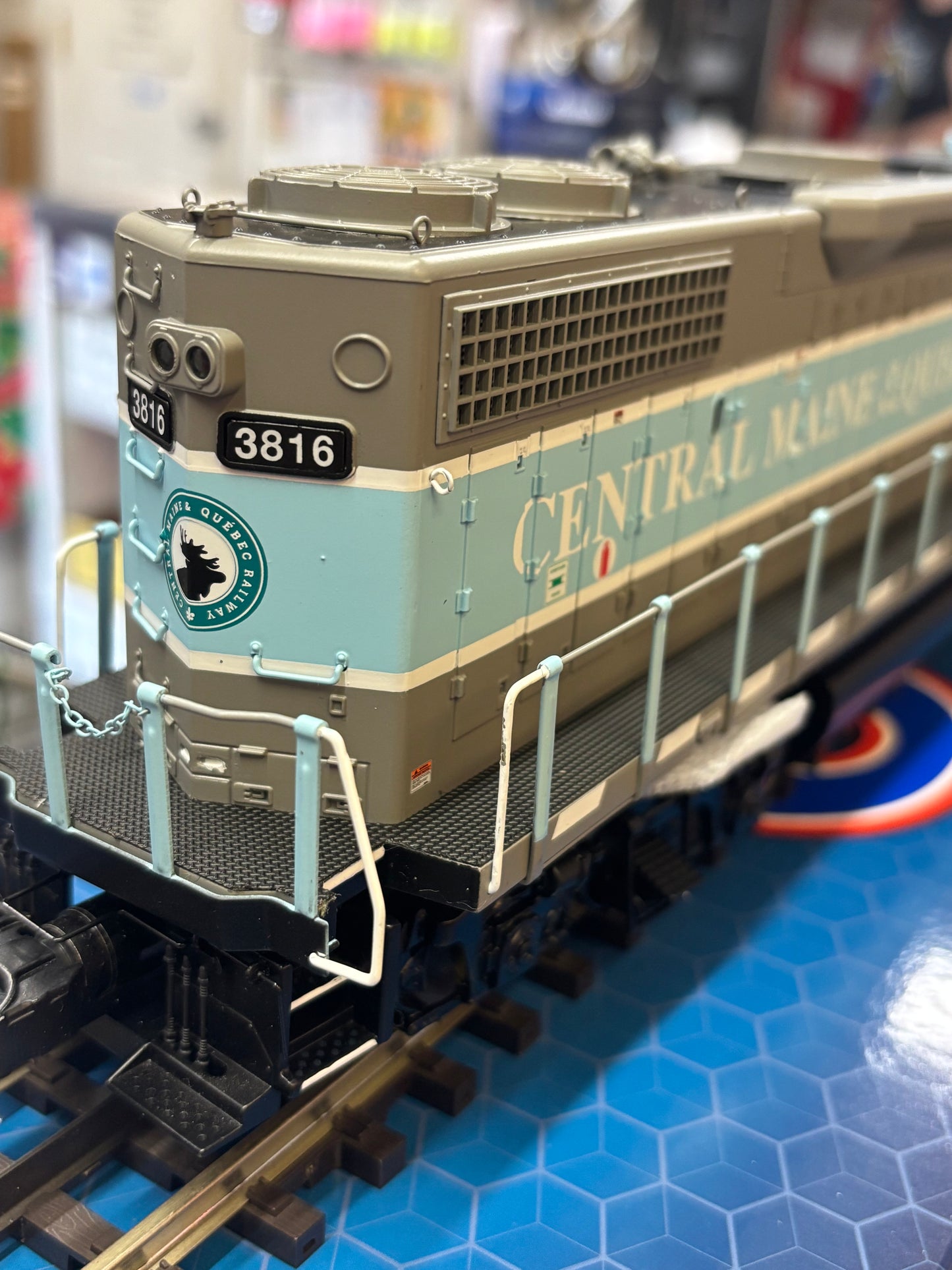 Now IN STOCK ( E-Z Catch Custom Atlas O GP38-3 Central Maine & Quebec Cab # 3816 ( 3-Rail )