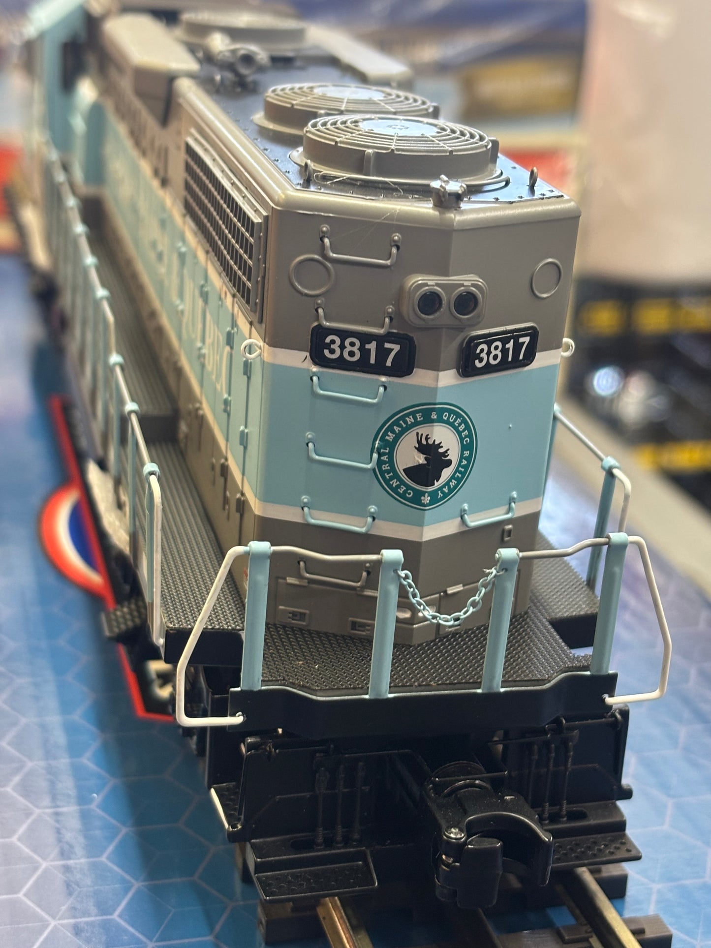Now IN STOCK ( E-Z Catch Custom Atlas O GP-38-3 Central Maine & Quebec Cab # 3817 ( 3-Rail )