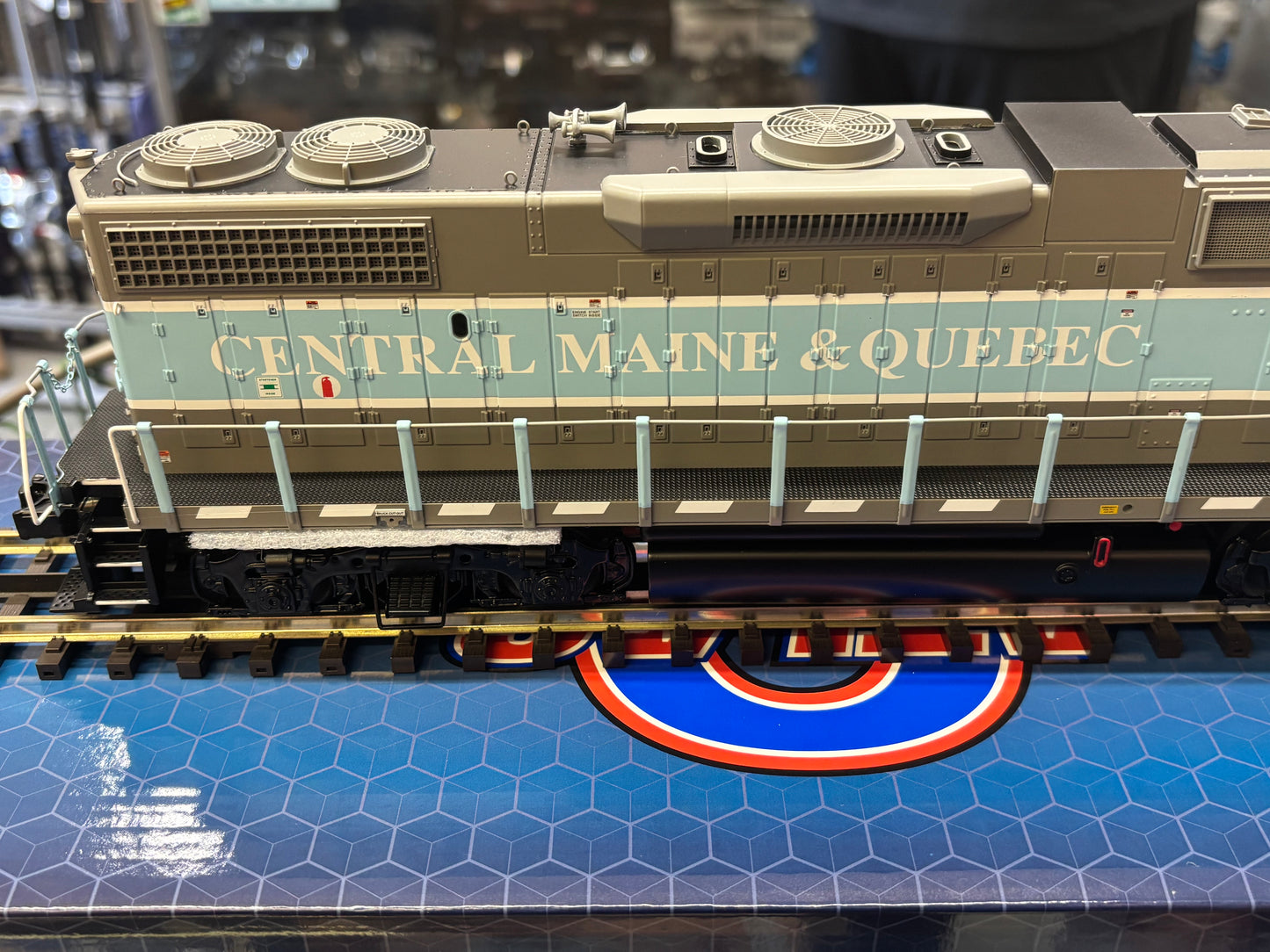 Now IN STOCK ( E-Z Catch Custom Atlas O GP-38-3 Central Maine & Quebec Cab # 3817 ( 3-Rail )