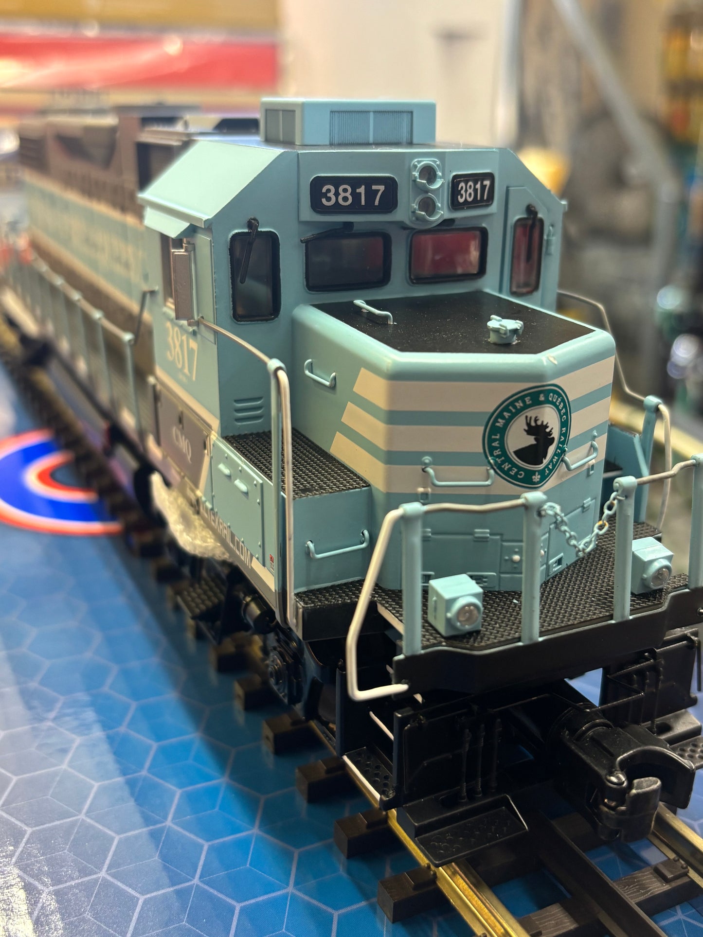 Now IN STOCK ( E-Z Catch Custom Atlas O GP-38-3 Central Maine & Quebec Cab # 3817 ( 3-Rail )