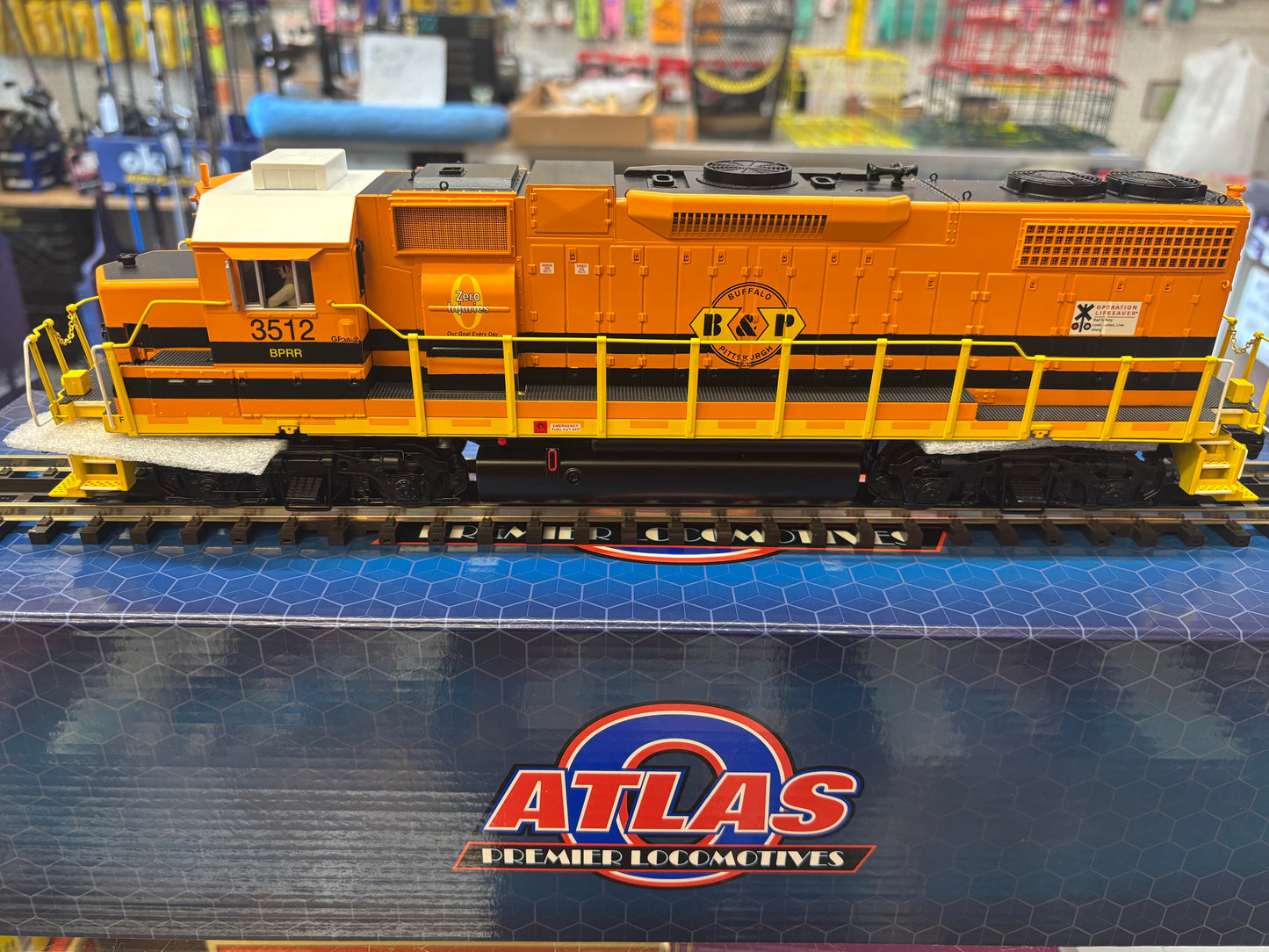 Now IN STOCK, E-Z Catch Buffalo & Pittsburgh Custom Atlas O Premier GP38-2 Cab # 3512 ( 3-Rail )