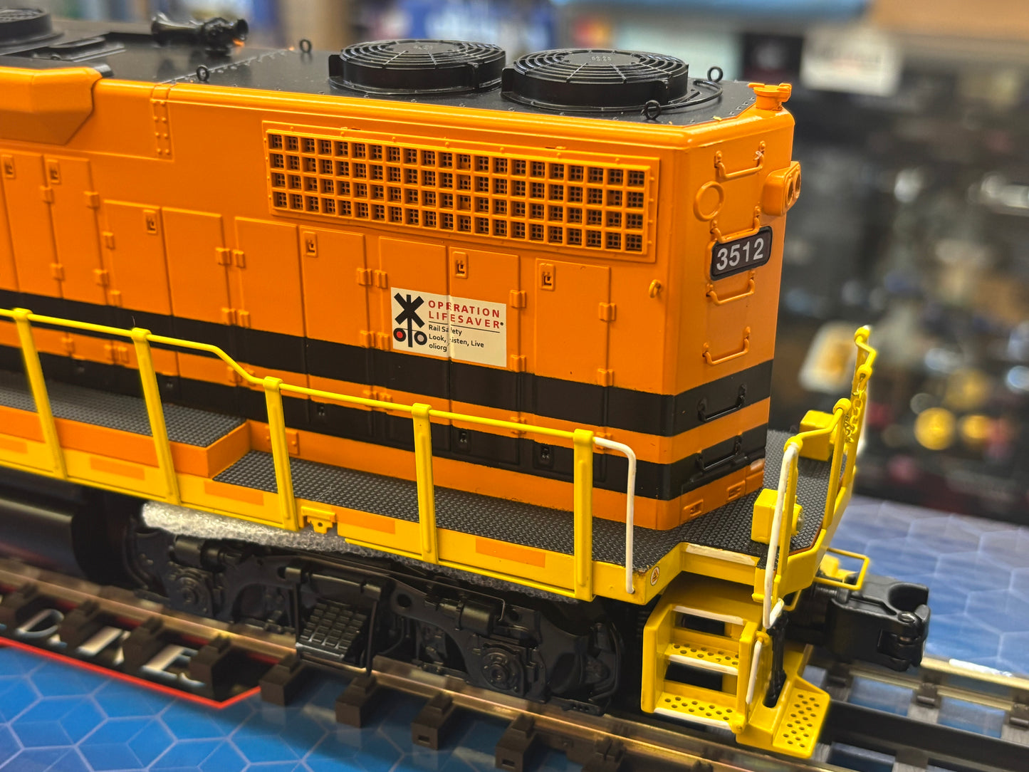 Now IN STOCK, E-Z Catch Buffalo & Pittsburgh Custom Atlas O Premier GP38-2 Cab # 3512 ( 3-Rail )