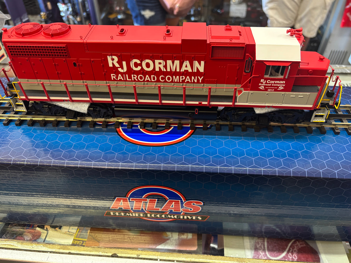 Now IN STOCK ( E-Z Catch RJ Corman GP-38-3 Custom Atlas O Premier Cab # 3812 ( 3-rail )