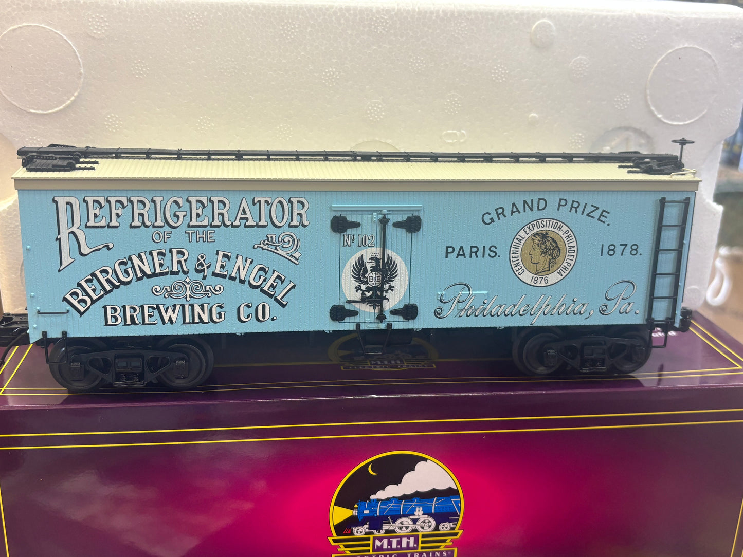 ( Sold out ) E-Z Catch Exclusive Custom Run MTH Premier O Scale # 20-94711 Bergner & Engel 36' Woodsided Reefer # 102