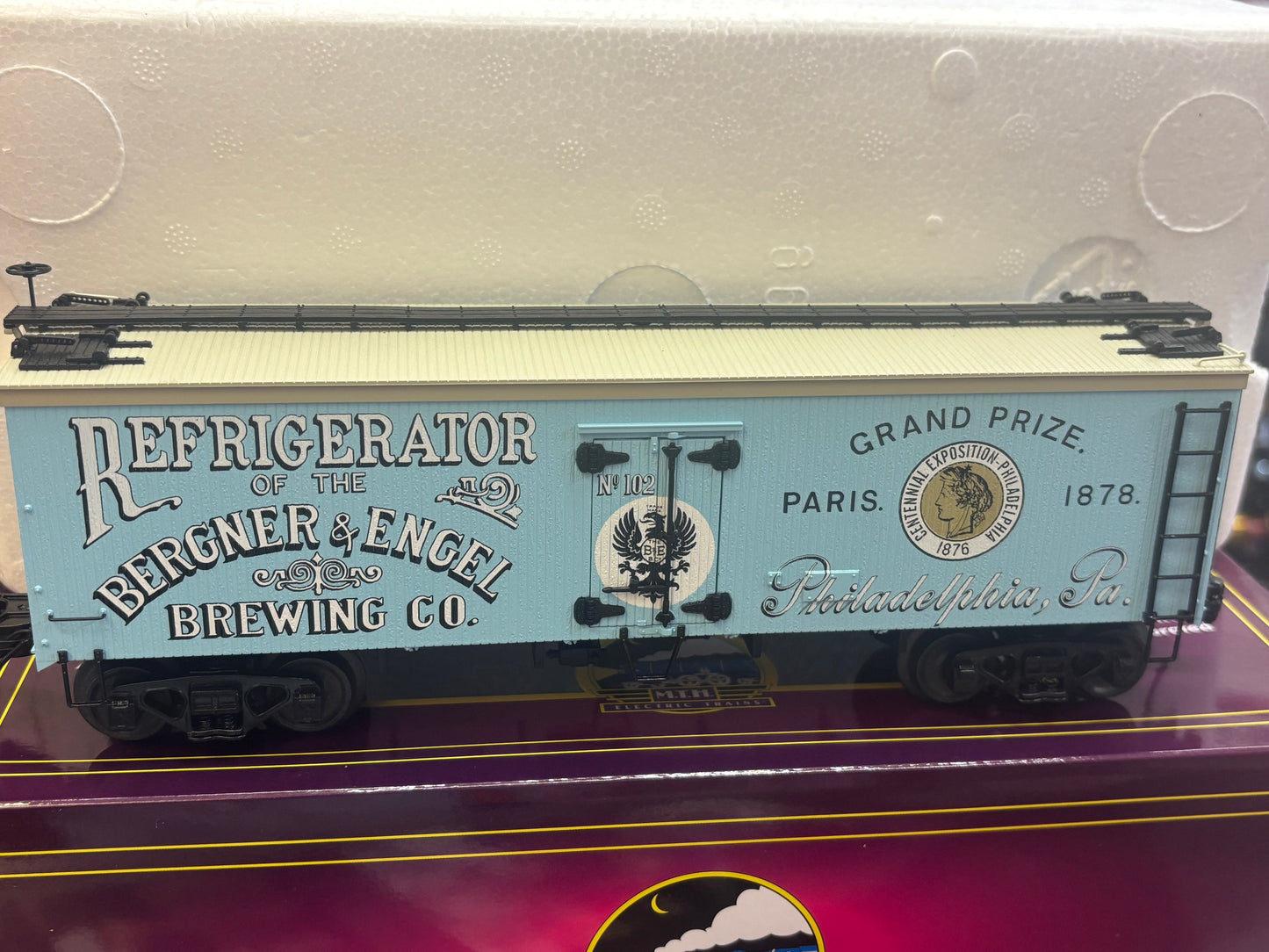 ( Sold out ) E-Z Catch Exclusive Custom Run MTH Premier O Scale # 20-94711 Bergner & Engel 36' Woodsided Reefer # 102