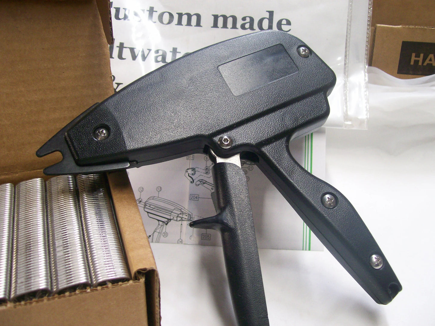 E-Z Catch # B-14 Manuel Hand Ringer D-Type Trap Building Tool w/ 2500 Stainless 9/16" Rings