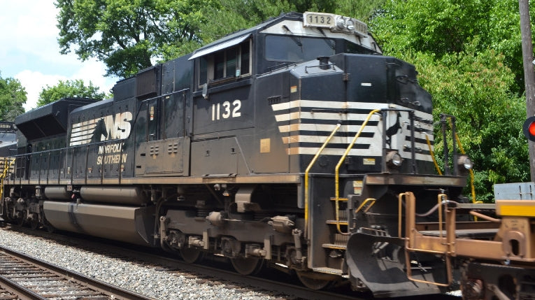 *PRE-ORDER* MTH Premier # 20-22163-1 New Tooling Norfolk Southern SD70ACe Cab # 1132 - 3RL