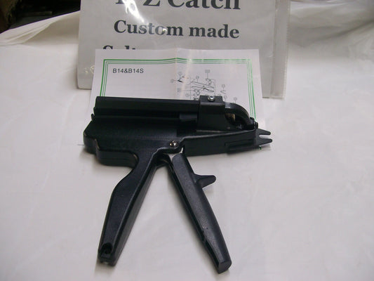 E-Z Catch # B-14 Manuel Hand Ringer D-Type Trap Building Tool ( uses 9/16" strip rings )