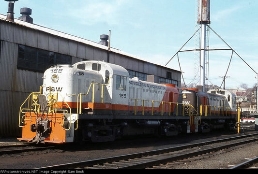 *PRE-ORDER* MTH 20-22152-1 Premier New Tooling RS-3 Providence & Worcester Cab # 165 - 3RL