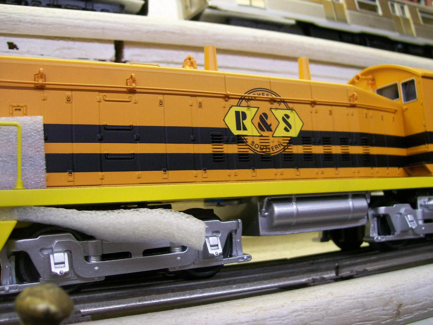Exclusive E-Z Catch MTH Railking SW 1200 Railking Rochester & Southern Cab # 108