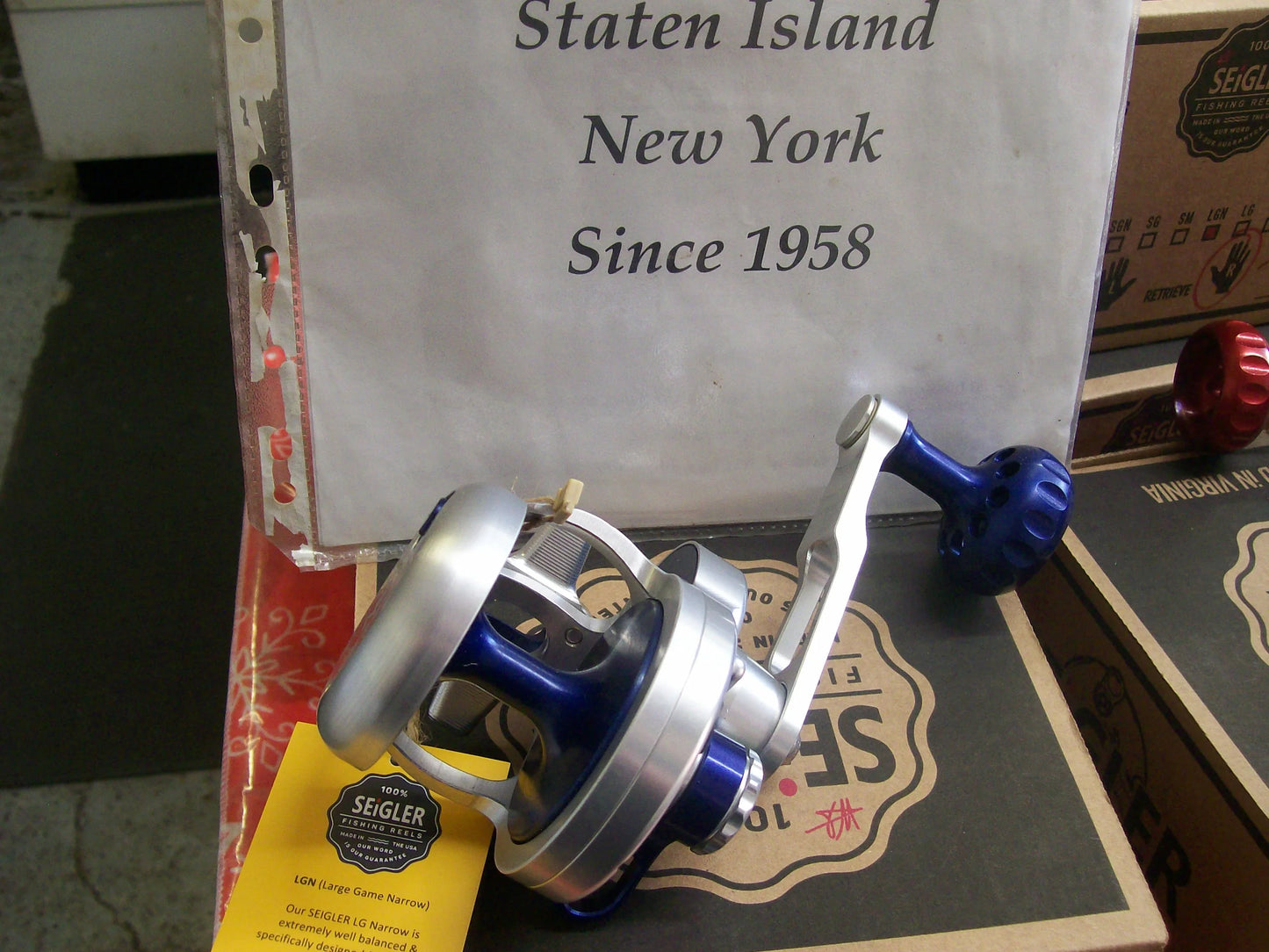 NEW Seigler LGN (Narrow Spool Large Game) Right Hand Lever Drag Silver & Blue
