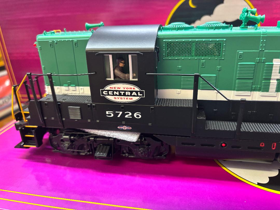 NOW IN STOCK E-Z Catch  MTH Premier O Scale # 20-22021-1 ( Exclusive Custom Run ) Pittsburgh & Lake Erie GP-7 Diesel