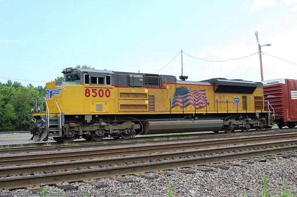 *PRE-ORDER* MTH Premier # 20-22179-1 New Tooling SD70ACe Union Pacific Cab # 8500 - 3RL